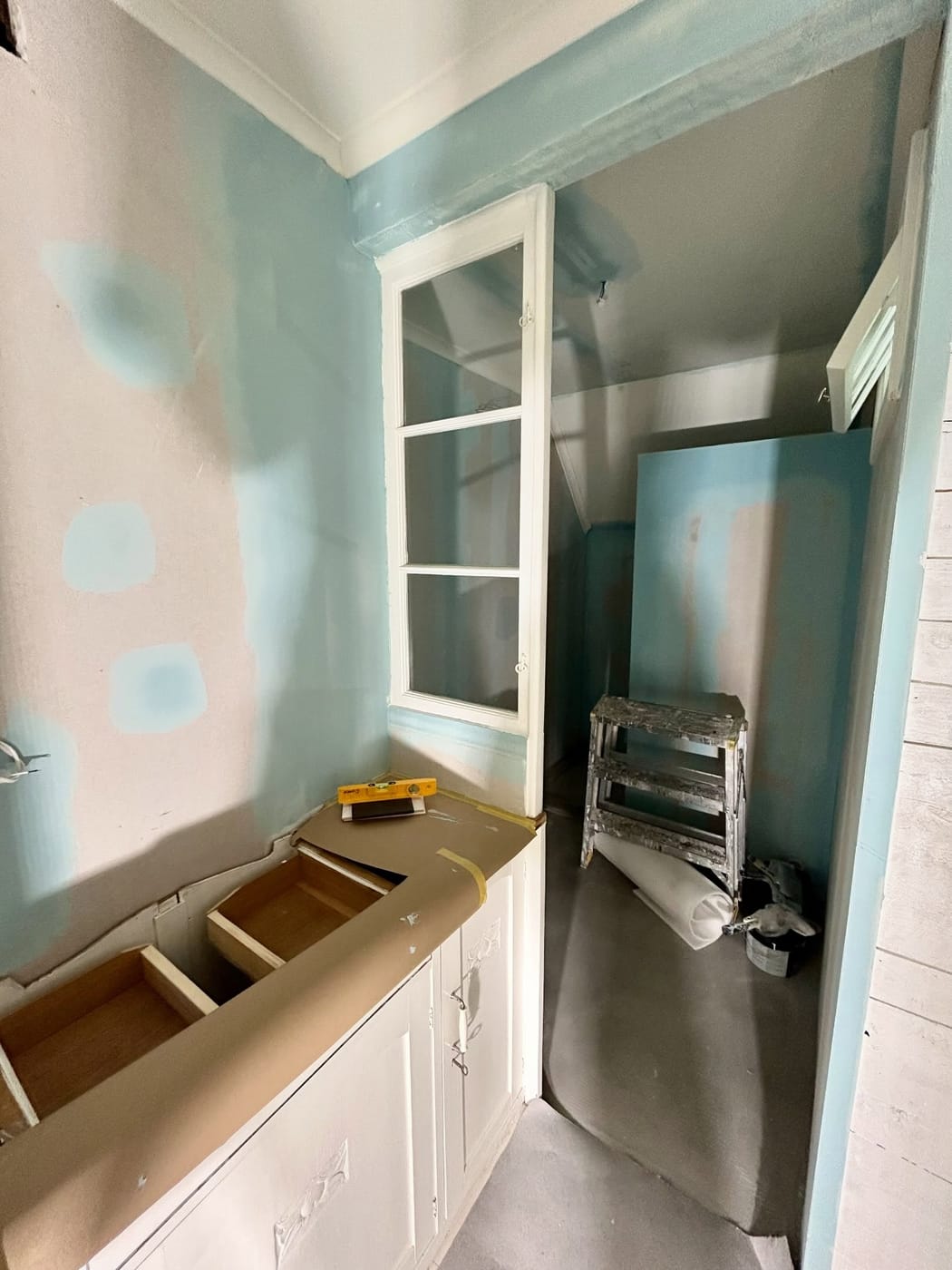 Noggrant underarbete och spackling
